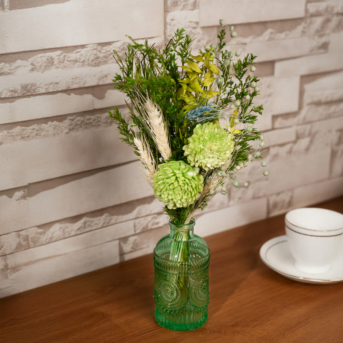 Emarald Embossed Vase with Flowers - Image 5