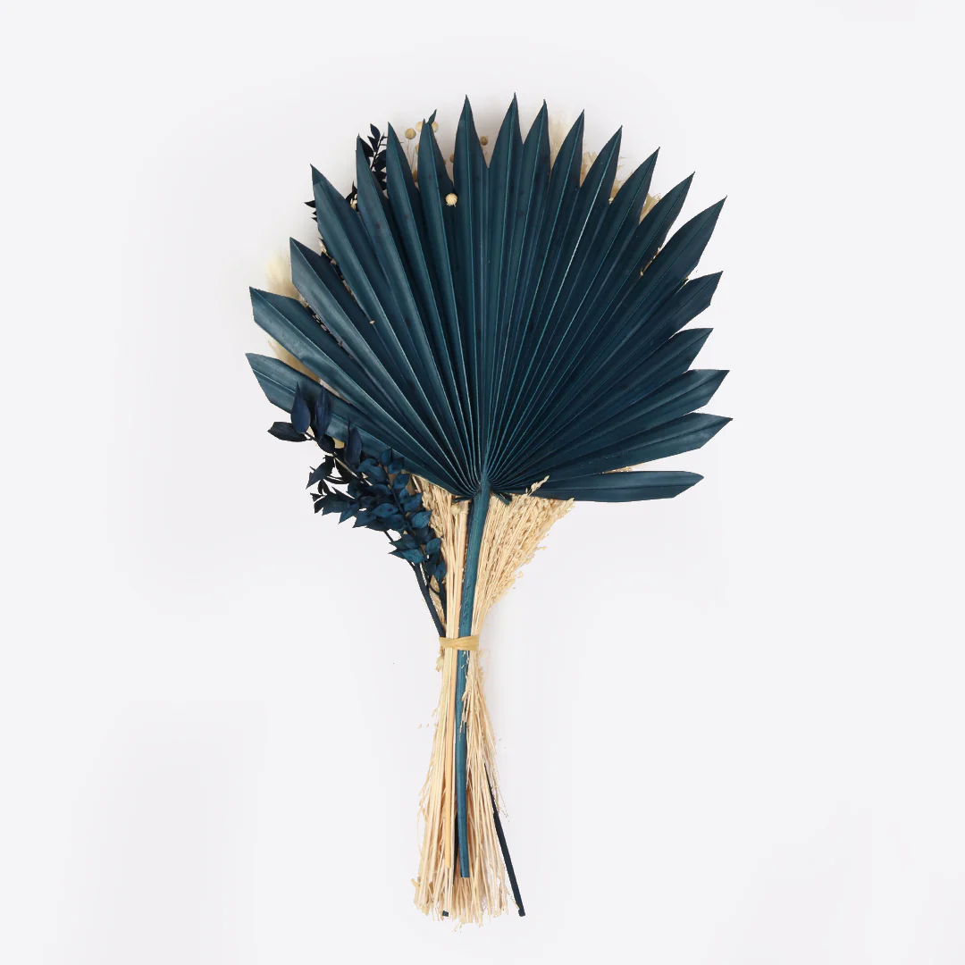 Midnight Blue dried flower bunches - Image 3