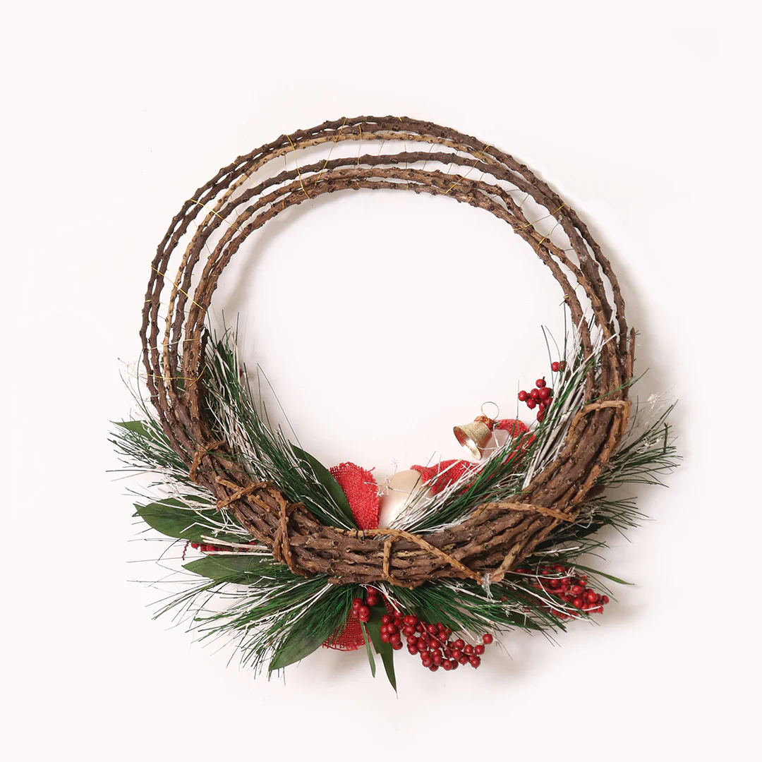 Red Berry Christmas Wreath - Image 3