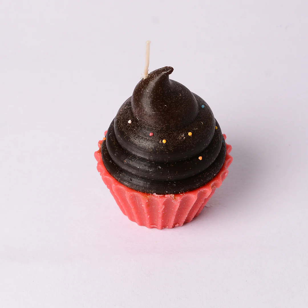 Sweet Macaroon Cupcake Candle - Image 4